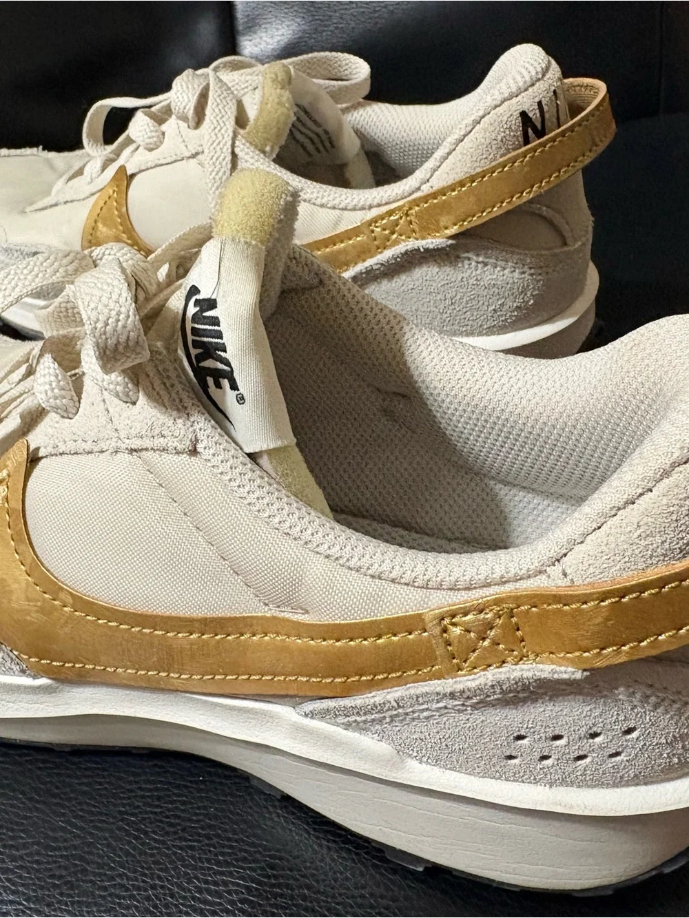 Nike 1972 Women's Cream Sneakers with Gold Swoosh size: 8